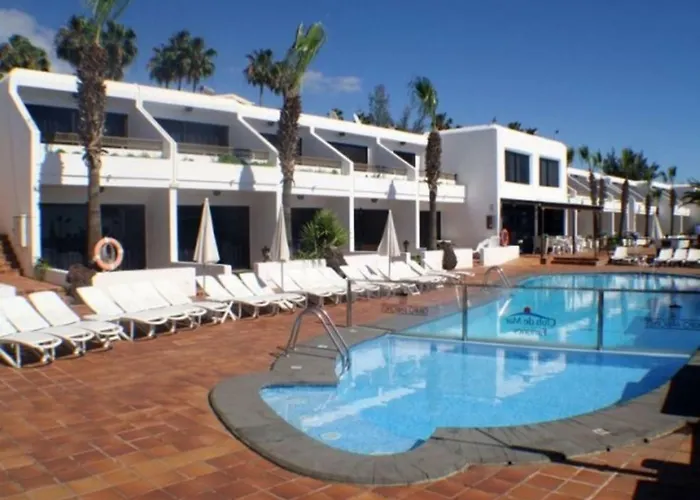 Bonito y espacioso apartamento al lado de la playa.