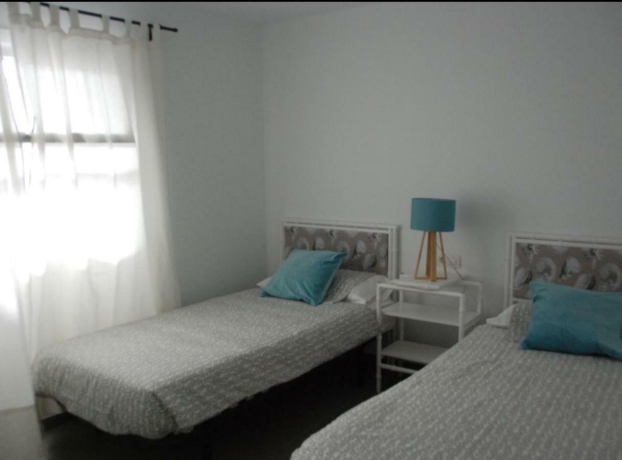 Bonito Y Espacioso Al Lado De La Playa. Apartamento