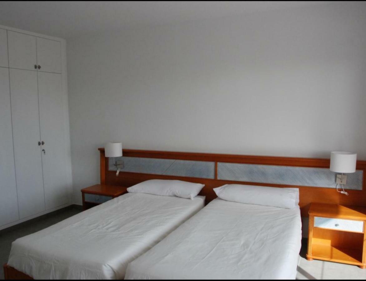 Bonito Y Espacioso Al Lado De La Playa. Apartamento *
